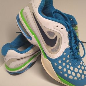 Nike ballistec 4.3 pre own in good condition